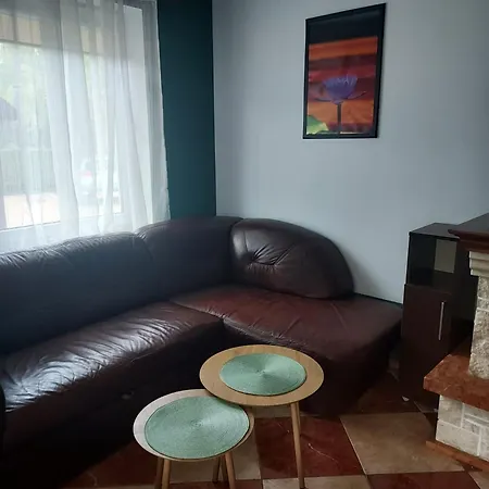 Bialogora Pokoje ホームステイ Białogóra