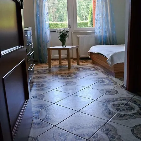 Bialogora Pokoje ホームステイ Białogóra